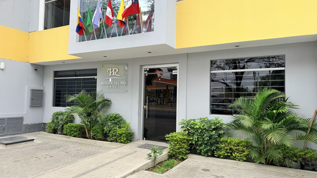 Fachada del Hotel Rivera del Río