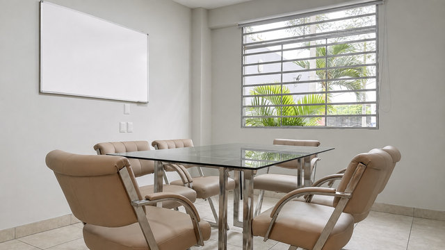 Sala de reuniones — otra vista